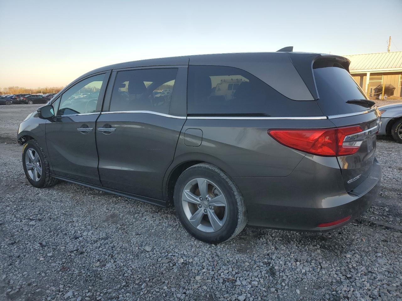2018 Honda Odyssey VIN 5FNRL6H72JB013113 Copart auction photo, front end damage thumbnail 2