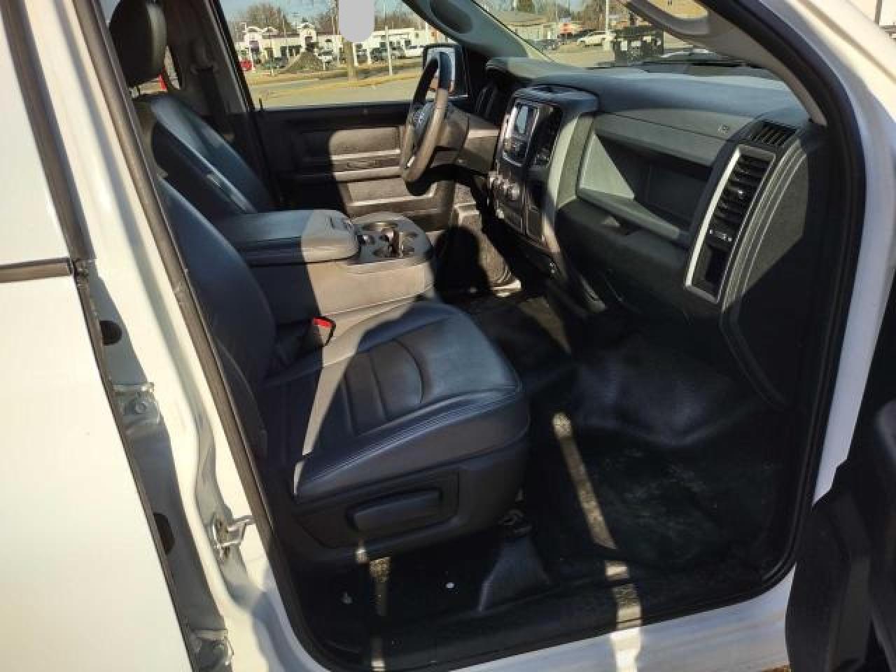 2020 RAM 1500 VIN 1C6RR7FT1LS159360 Copart auction photo, normal wear / minor dent/scratches damage thumbnail 5