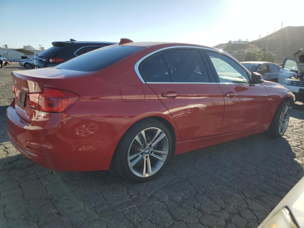 2018 BMW 3er VIN WBA8B9C59JEE83257 Copart auction photo, front end damage thumbnail 3