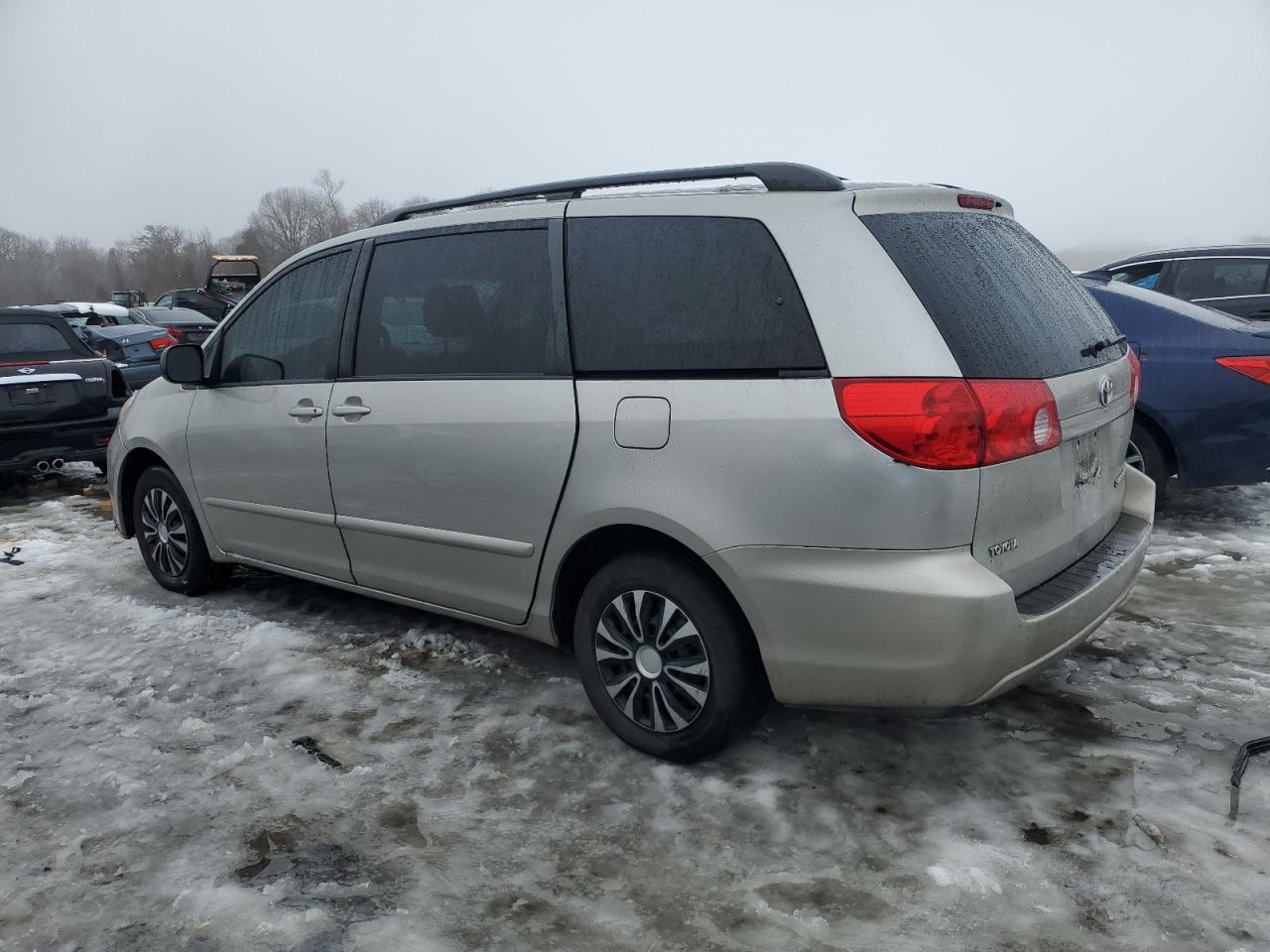 2007 Toyota Sienna VIN 5TDZK23C47S077514 Copart auction photo, side damage thumbnail 2