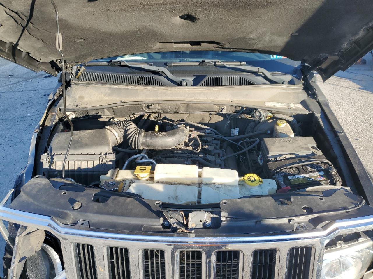 2011 Jeep Liberty (North America) VIN 1J4PN5GK7BW531355 Copart auction photo, all over damage thumbnail 12