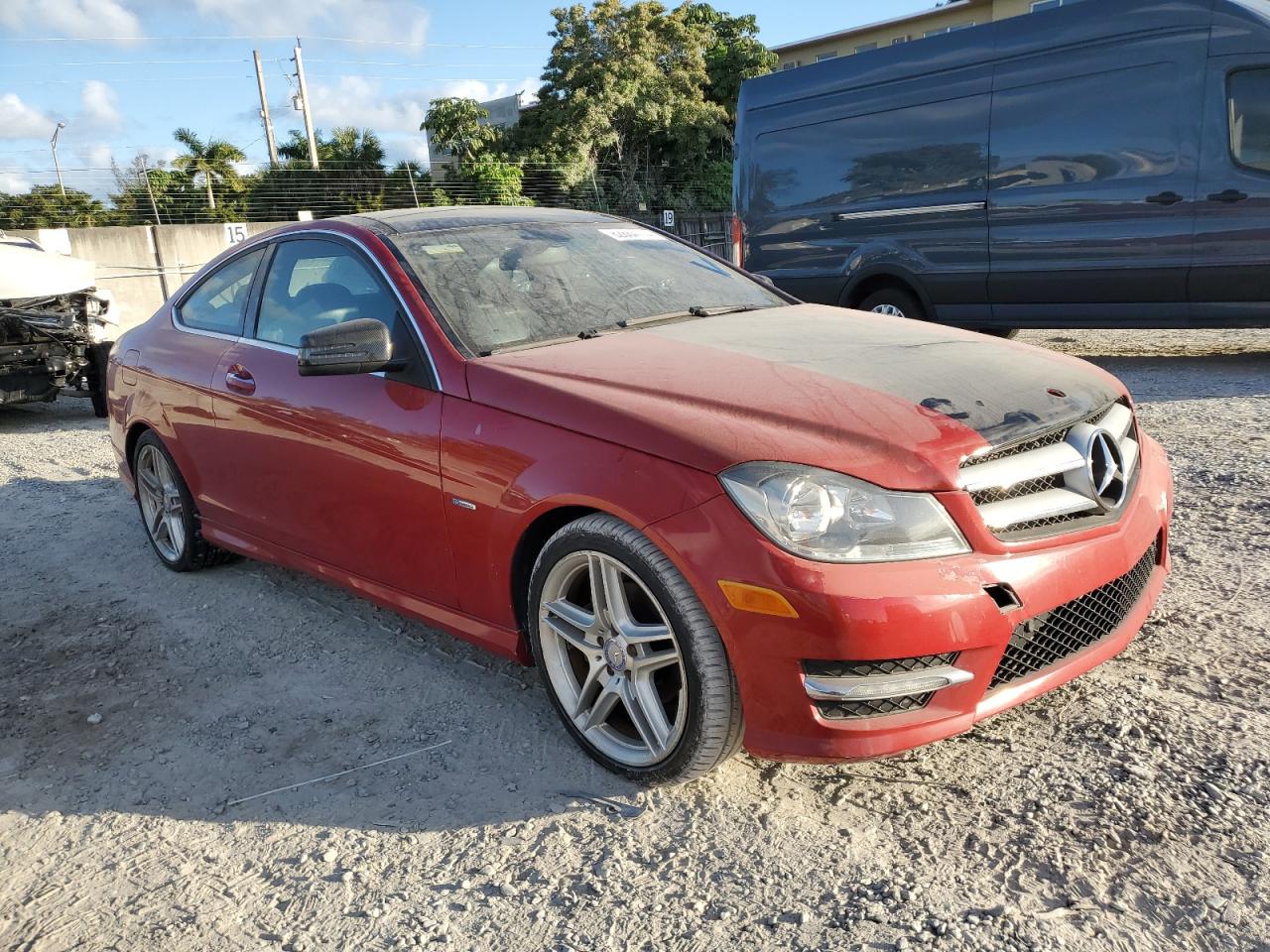 2012 Mercedes-Benz C-klasse VIN WDDGJ4HB5CF910193 Copart auction photo, normal wear / minor dent/scratches damage thumbnail 4