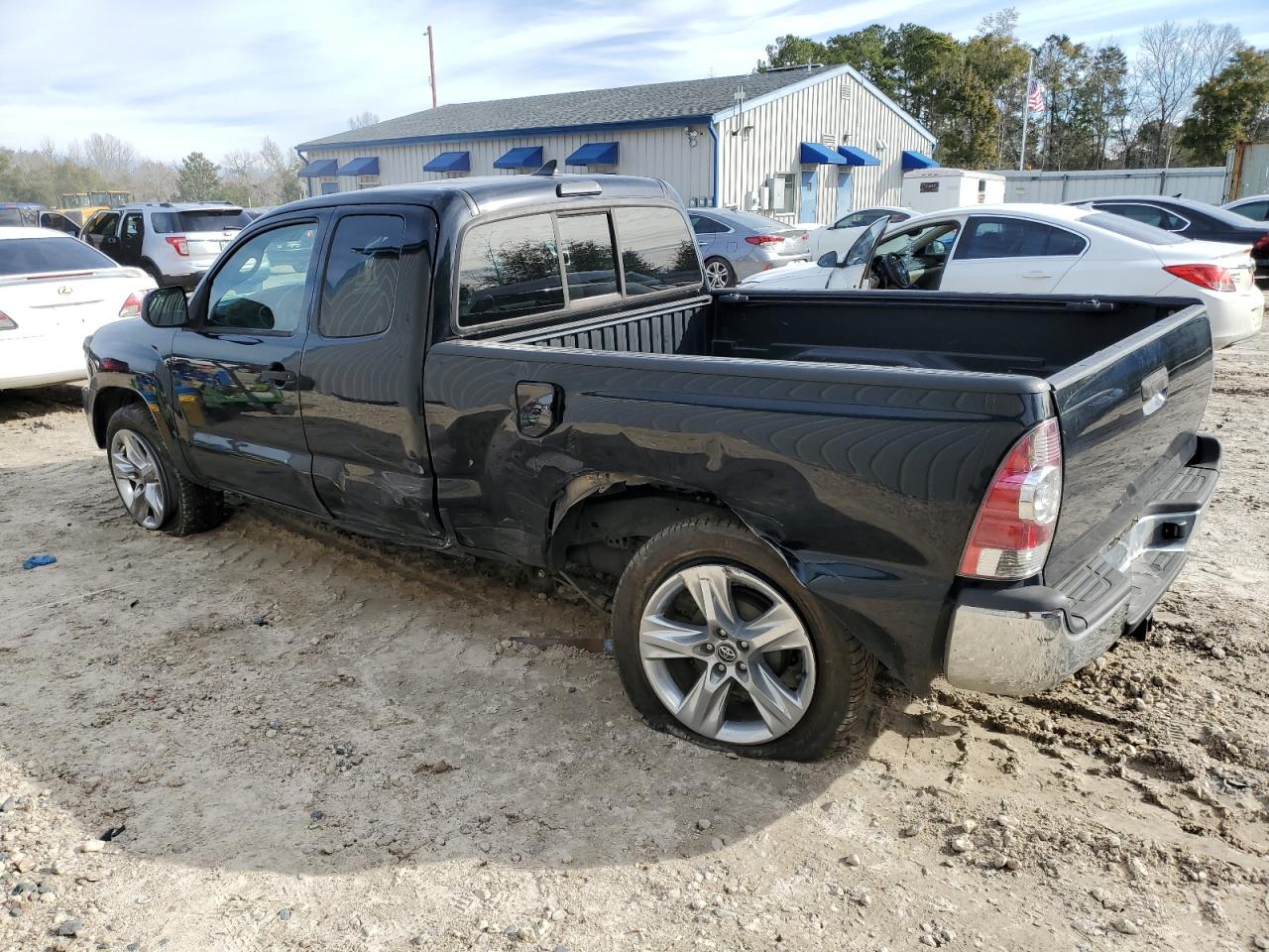 2015 Toyota Tacoma VIN 5TFTX4CN2FX059218 Copart auction photo, side / rear end damage thumbnail 2