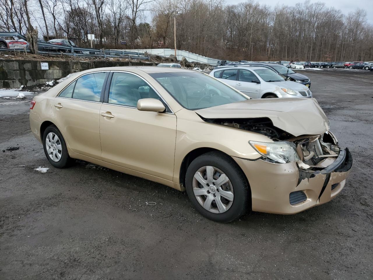 2011 Toyota Camry VIN 4T1BF3EK5BU739827 Copart auction photo, front end / minor dent/scratches damage thumbnail 4