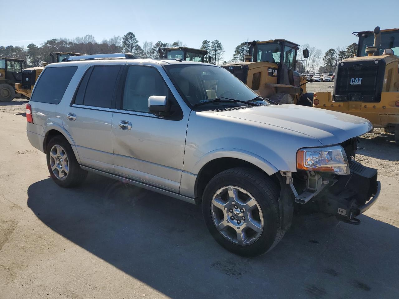2017 Ford Expedition VIN 1FMJU2AT2HEA65746 Copart auction photo, front end / side damage thumbnail 4