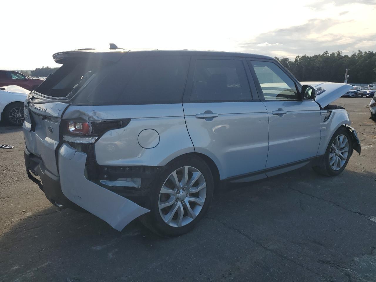2016 Land Rover Range Rover VIN SALWR2KF9GA638466 Copart auction photo, front end / rear end damage thumbnail 3