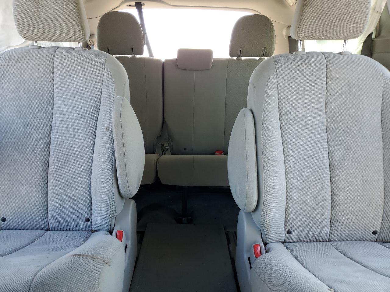 2014 Toyota Sienna VIN 5TDZK3DC3ES471426 Copart auction photo, front end / minor dent/scratches damage thumbnail 10