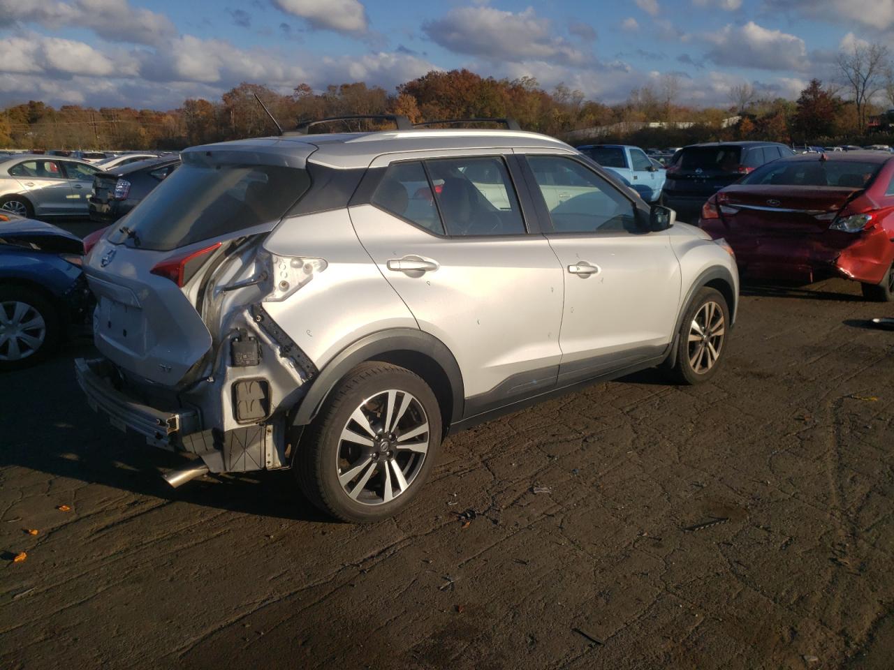 2018 Nissan Kicks VIN 3N1CP5CU3JL530894 Copart auction photo, rear end damage thumbnail 3
