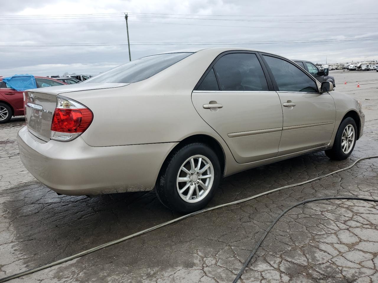 2005 Toyota Camry VIN 4T1BE32K45U033296 Copart auction photo, minor dent/scratches damage thumbnail 3