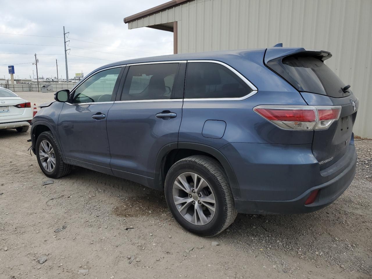 2015 Toyota Highlander VIN 5TDZKRFH0FS040698 Copart auction photo, front end / minor dent/scratches damage thumbnail 2