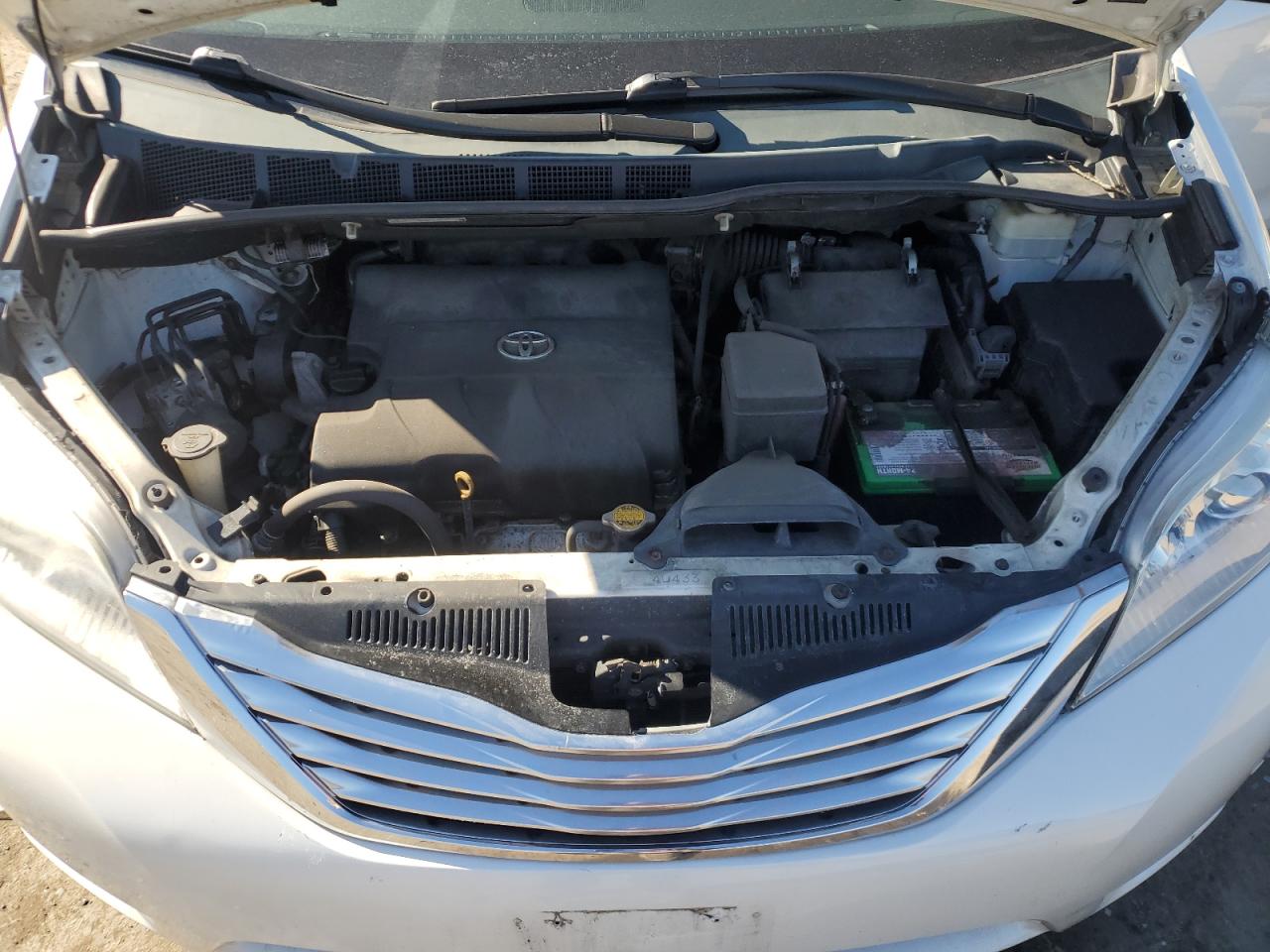 2011 Toyota Sienna VIN 5TDYK3DC7BS126116 Copart auction photo, all over / mechanical damage thumbnail 12