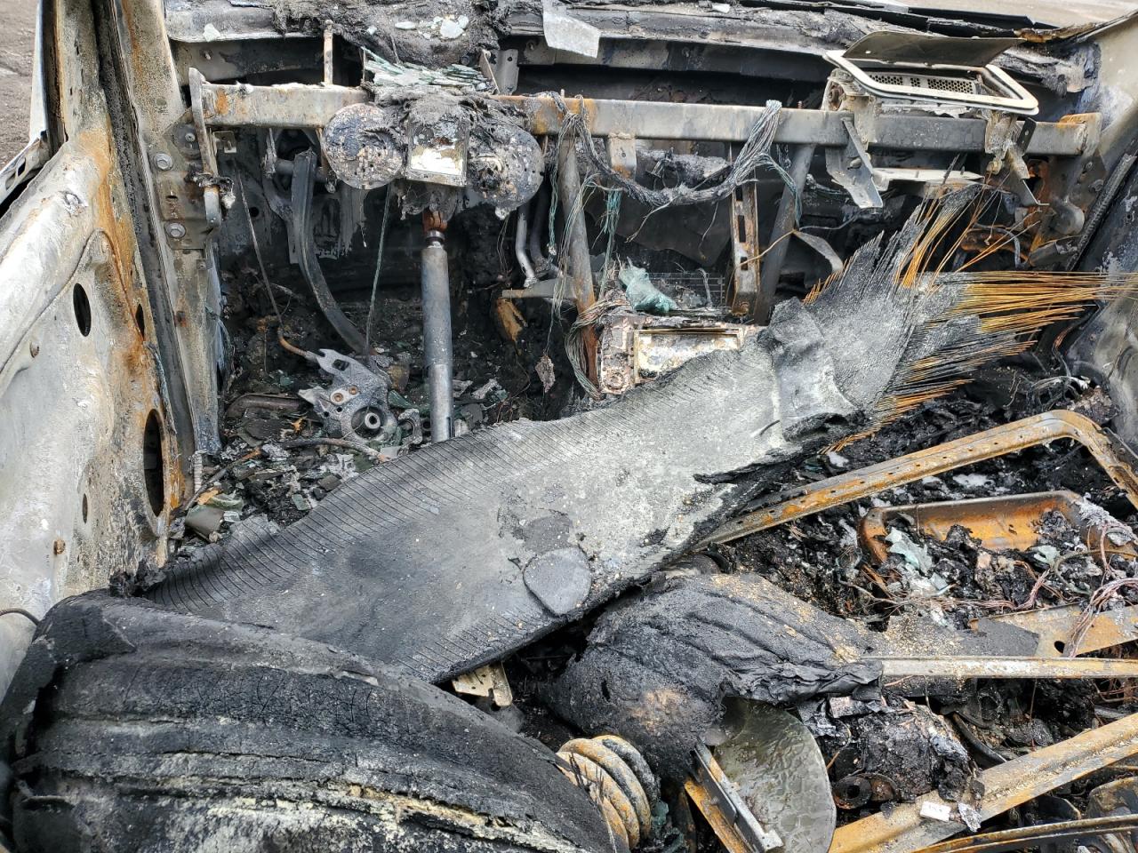 2011 Mercedes-Benz M-klasse VIN 4JGBB8GB3BA703125 Copart auction photo, burn damage thumbnail 8