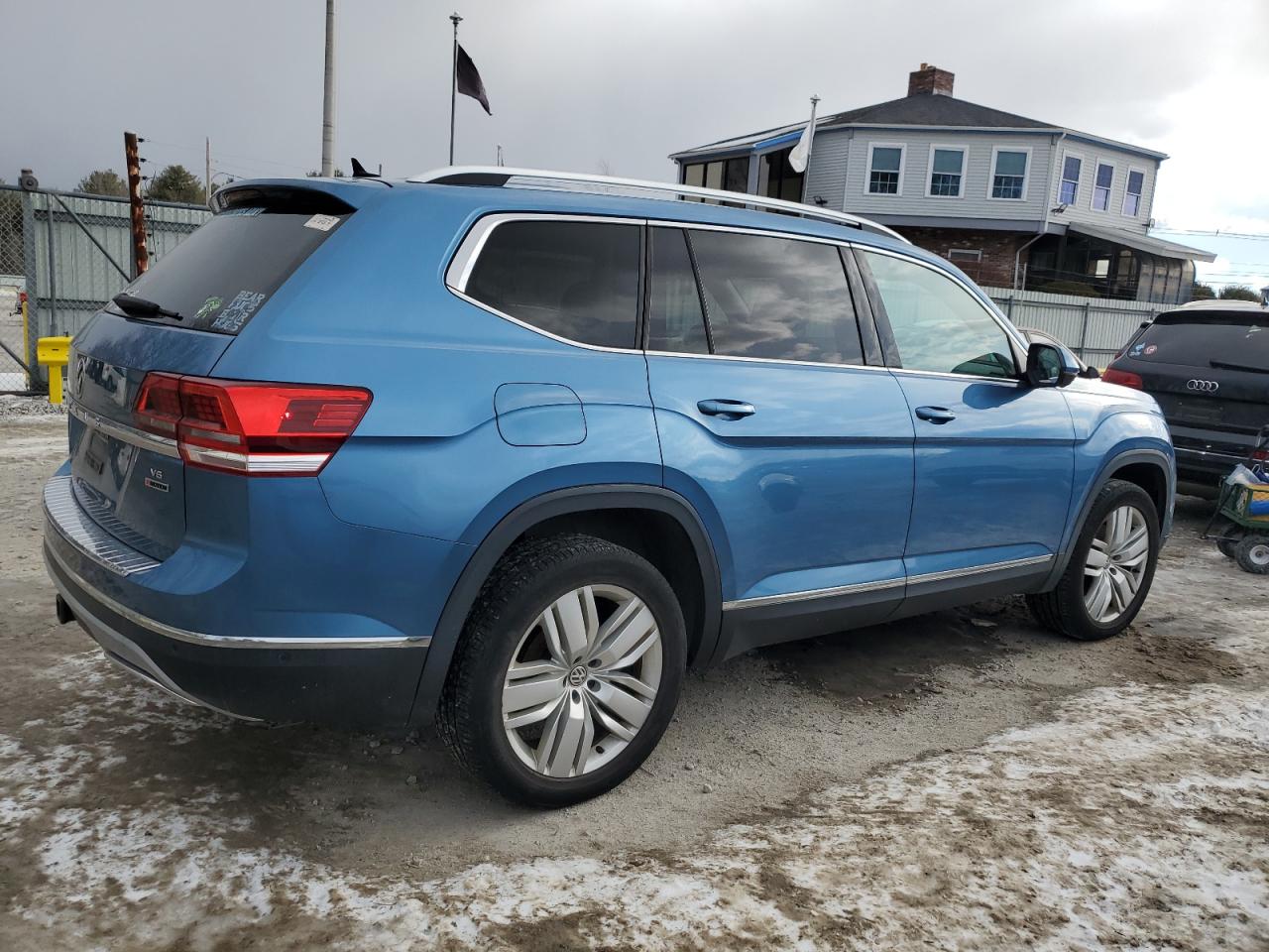 2019 Volkswagen Atlas VIN 1V2NR2CA3KC546433 Copart auction photo, side damage thumbnail 3