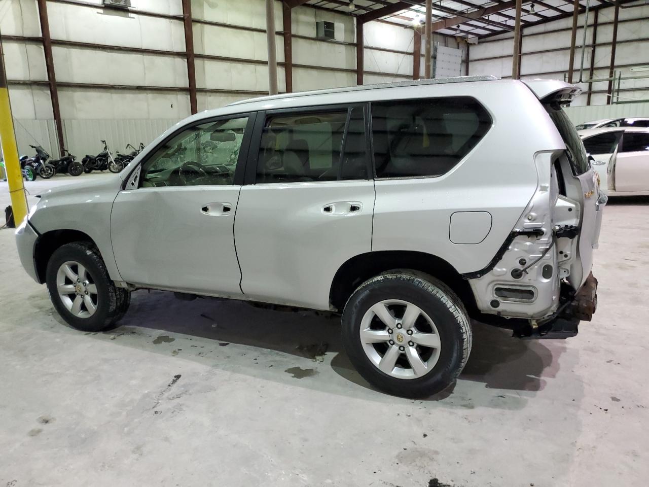 2010 Lexus GX VIN JTJBM7FX8A5010027 Copart auction photo, rear end / side damage thumbnail 2
