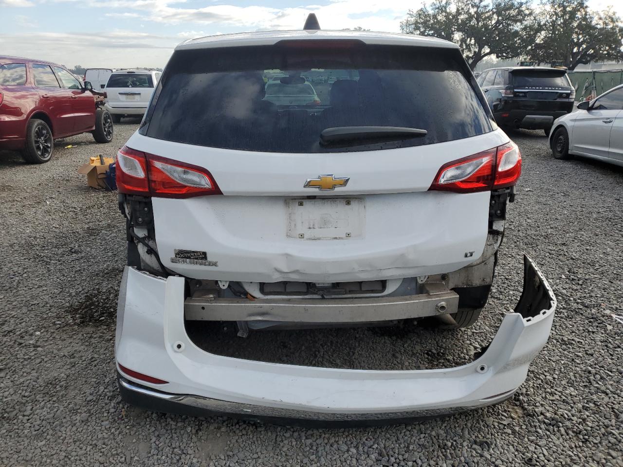2020 Chevrolet Equinox VIN 2GNAXKEV7L6168897 Copart auction photo, front end / rear end damage thumbnail 6