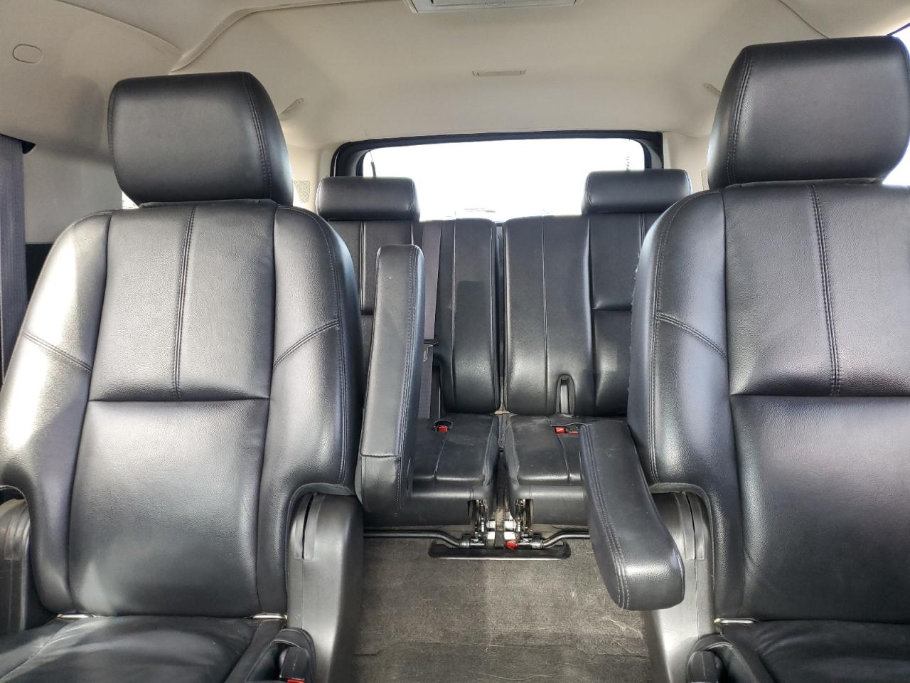 2014 Chevrolet Suburban VIN 1GNSKJE74ER153411 Copart auction photo, side / hail damage thumbnail 10