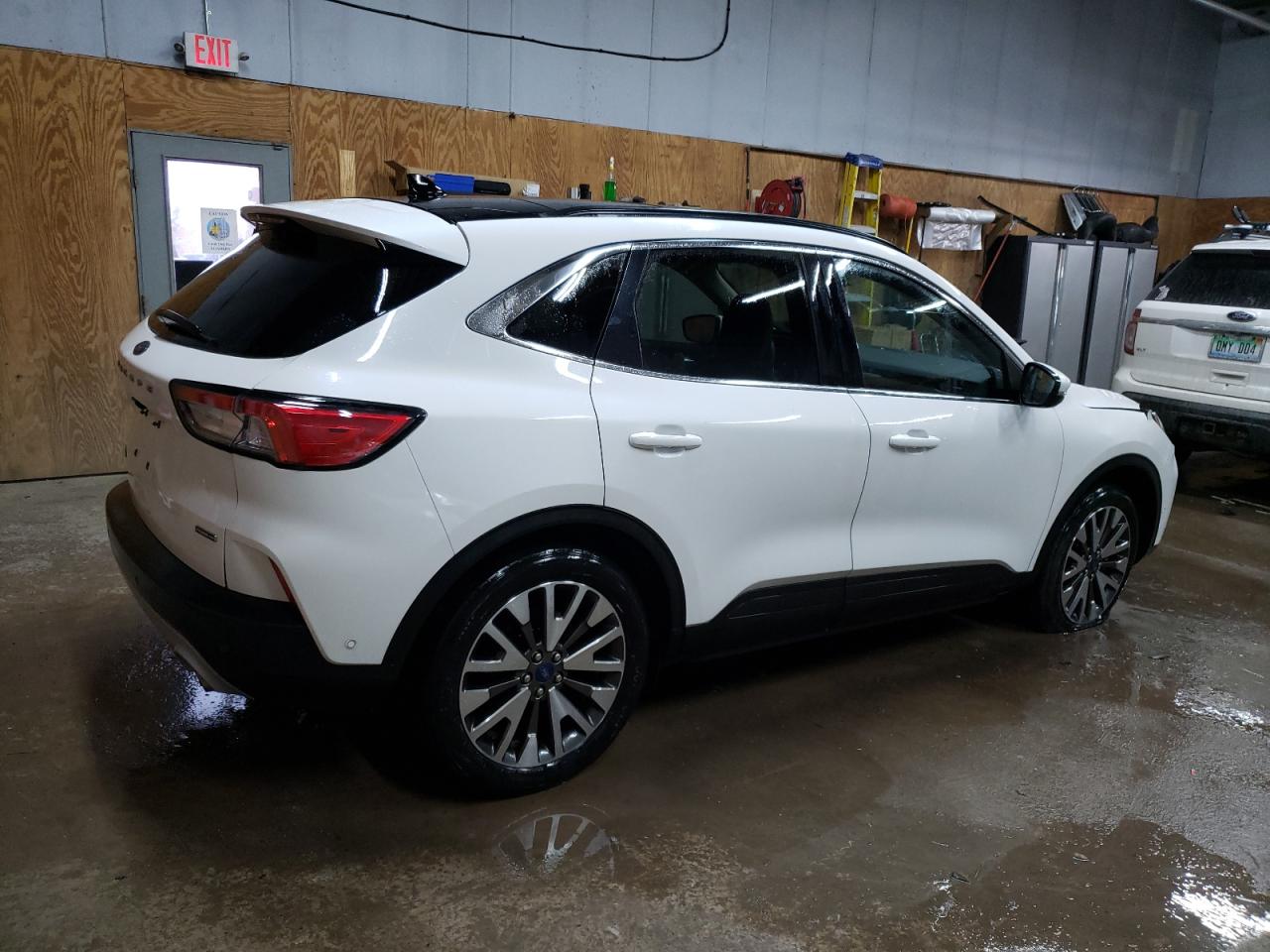 2020 Ford Escape VIN 1FMCU9DZ4LUA53890 Copart auction photo, front end / minor dent/scratches damage thumbnail 3