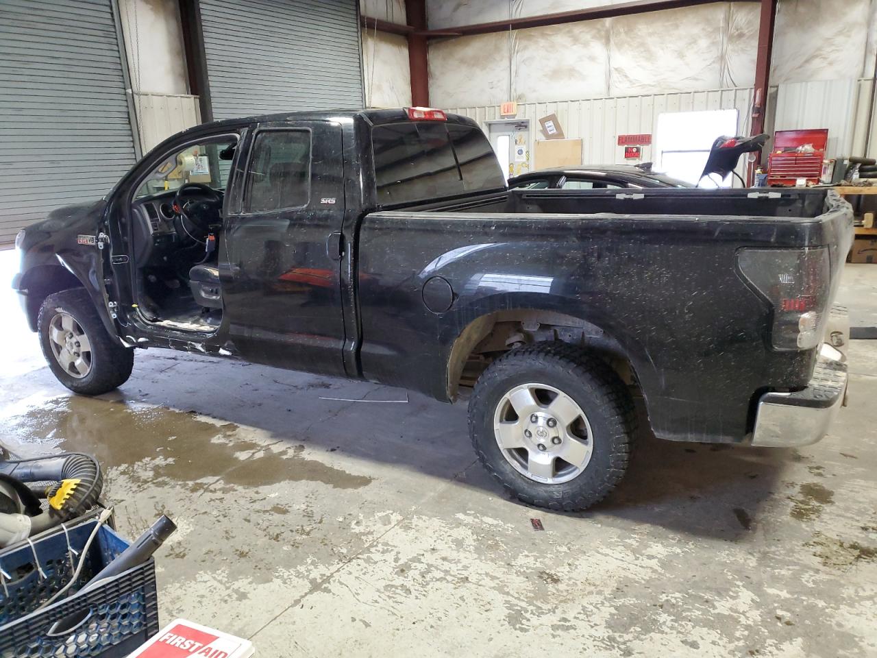 2011 Toyota Tundra VIN 5TFUY5F13BX192533 Copart auction photo, side / minor dent/scratches damage thumbnail 2