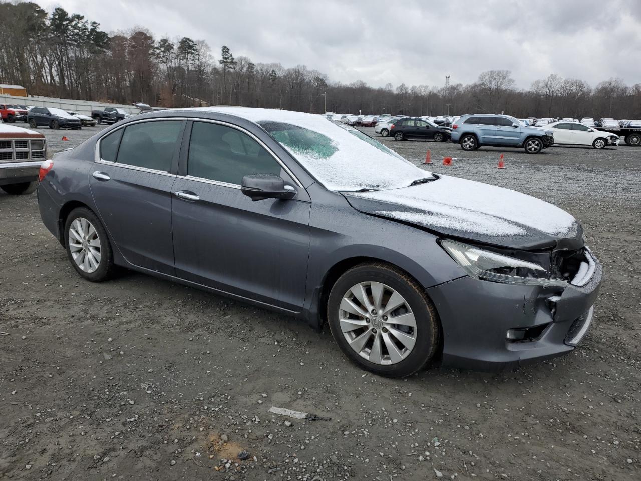 2013 Honda Accord VIN 1HGCR2F85DA079890 Copart auction photo, front end / minor dent/scratches damage thumbnail 4