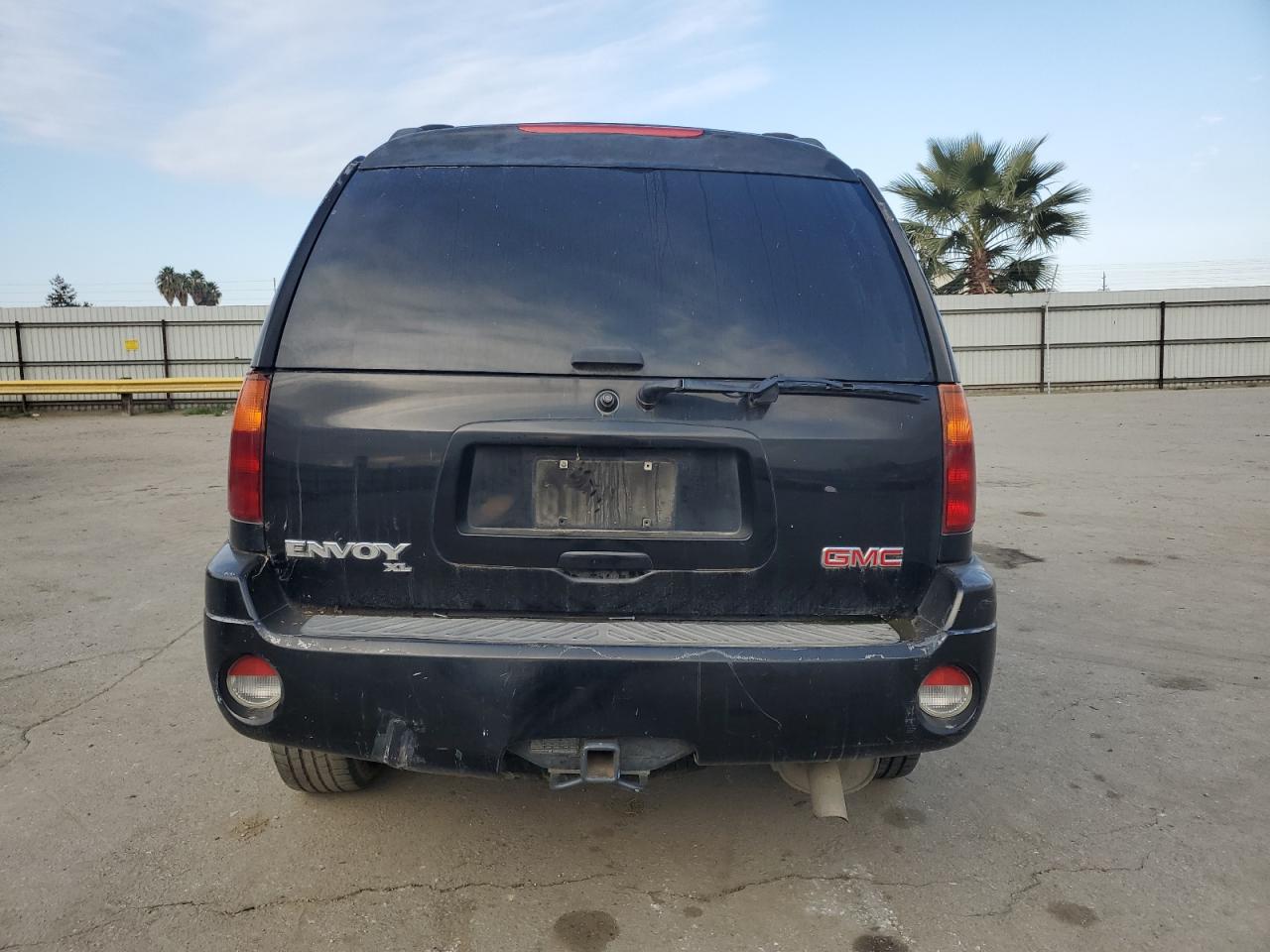 2003 GMC Envoy VIN 1GKET16S436233865 Copart auction photo, front end / side damage thumbnail 6