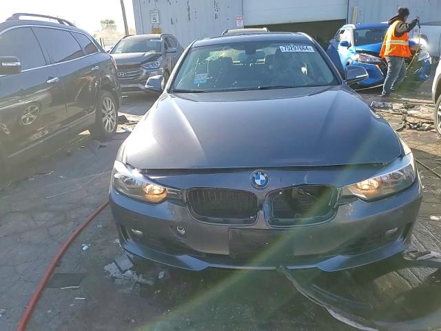 2015 BMW 3er VIN WBA3C1C55FK118220 Copart auction photo, front end damage thumbnail 13