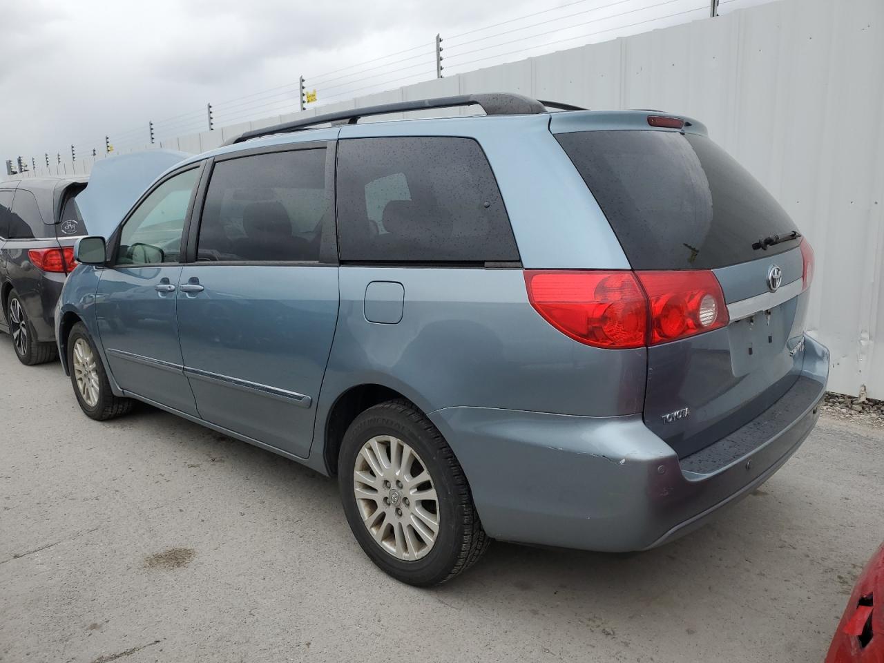 2008 Toyota Sienna VIN 5TDBK22C28S016344 Copart auction photo, minor dent/scratches damage thumbnail 2