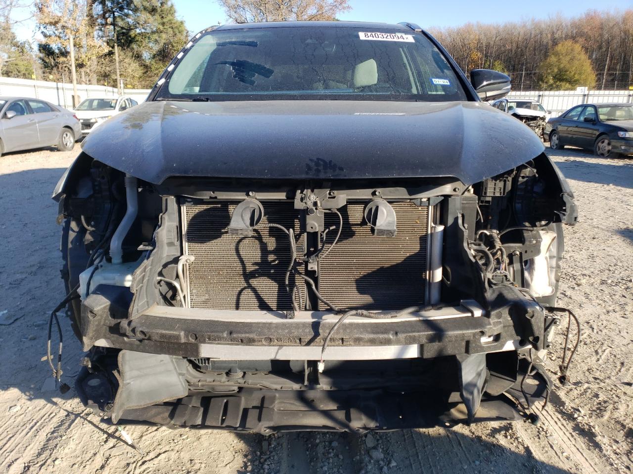 2019 Toyota Highlander VIN 5TDYZRFH0KS336404 Copart auction photo, all over / minor dent/scratches damage thumbnail 5