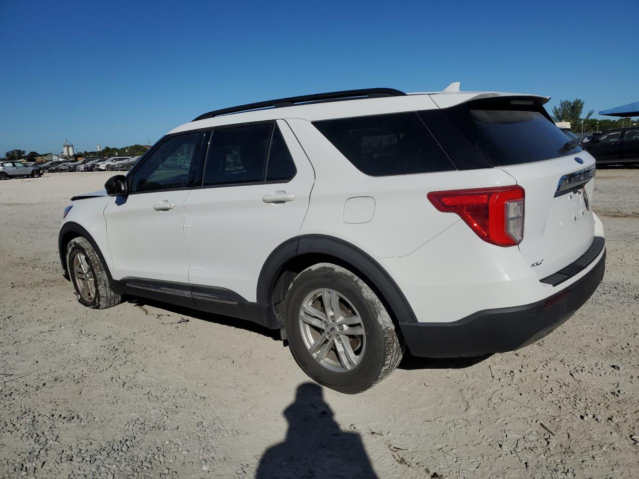 2020 Ford Explorer VIN 1FMSK7DH1LGC22775 Copart auction photo, front end damage thumbnail 2