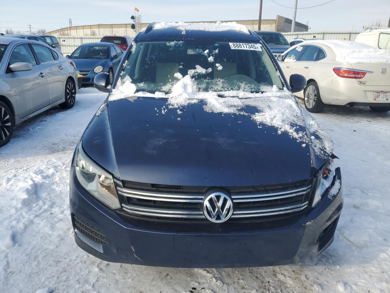 2016 Volkswagen Tiguan VIN WVGAV7AX3GW525003 Copart auction photo, front end / minor dent/scratches damage thumbnail 5