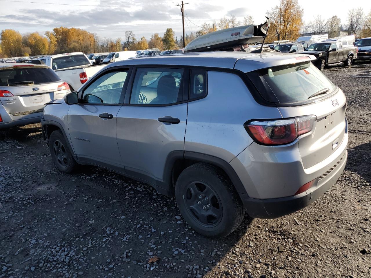 2017 Jeep Compass VIN 3C4NJCAB6HT647621 Copart auction photo, front end / rear end damage thumbnail 2