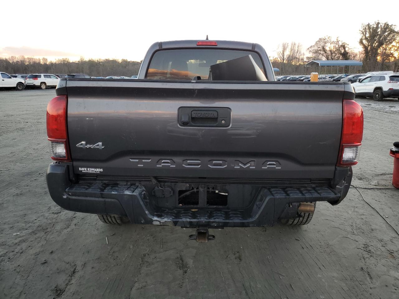 2019 Toyota Tacoma VIN 5TFSX5EN4KX064526 Copart auction photo, front end / side damage thumbnail 6