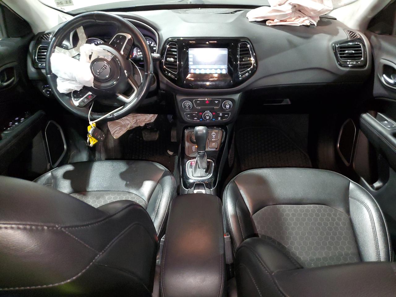 2020 Jeep Compass VIN 3C4NJDBB4LT115247 Copart auction photo, front end / minor dent/scratches damage thumbnail 8
