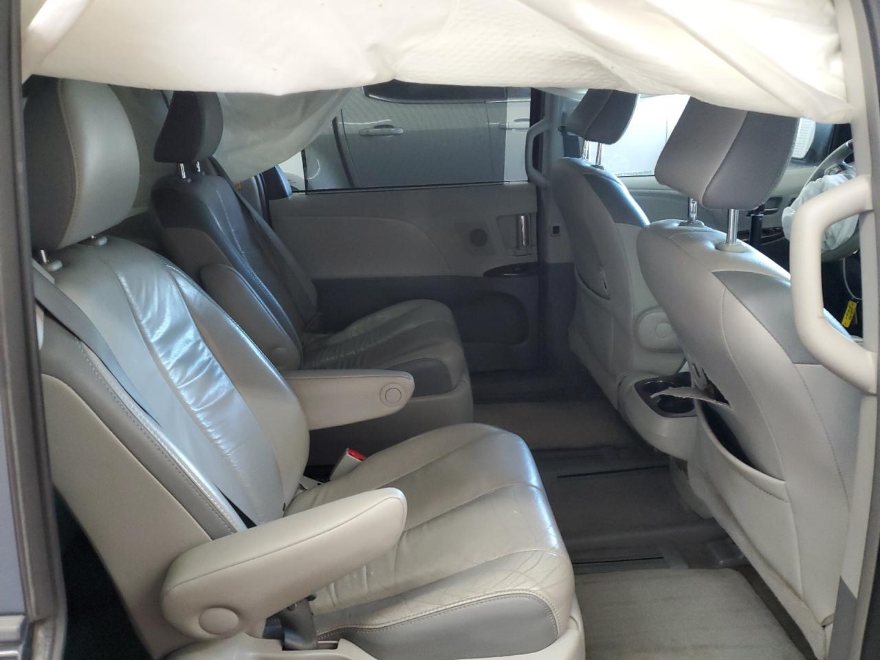 2013 Toyota Sienna VIN 5TDYK3DC7DS343698 Copart auction photo, front end / rear end damage thumbnail 11