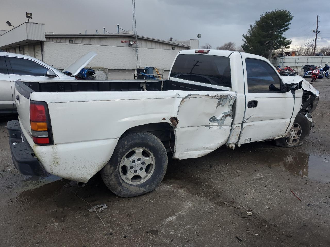 2004 GMC Sierra VIN 1GTEC14X74Z271908 Copart auction photo, all over damage thumbnail 3