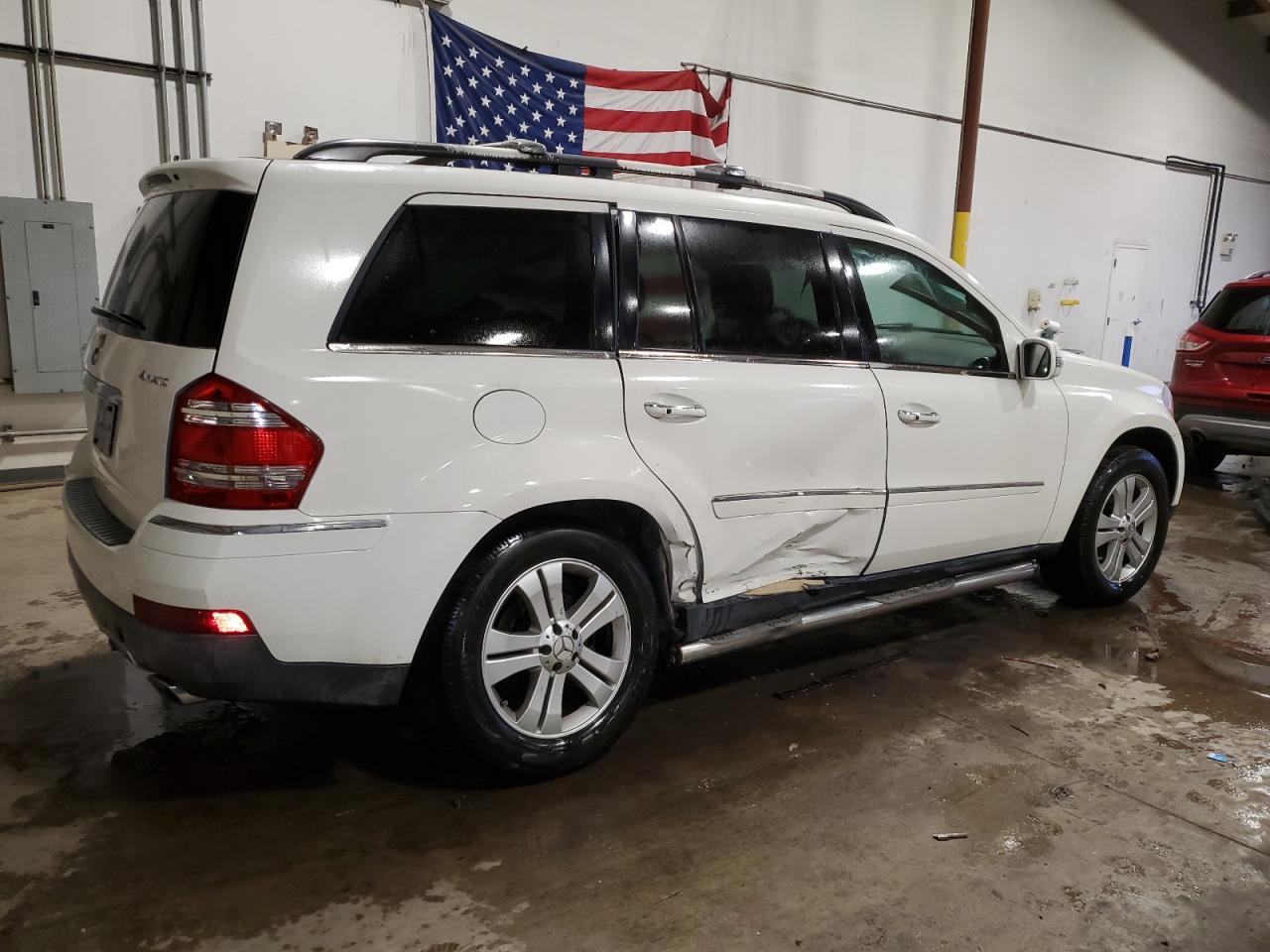 2007 Mercedes-Benz GL-klasse VIN 4JGBF71E67A135333 Copart auction photo, side / undercarriage damage thumbnail 3