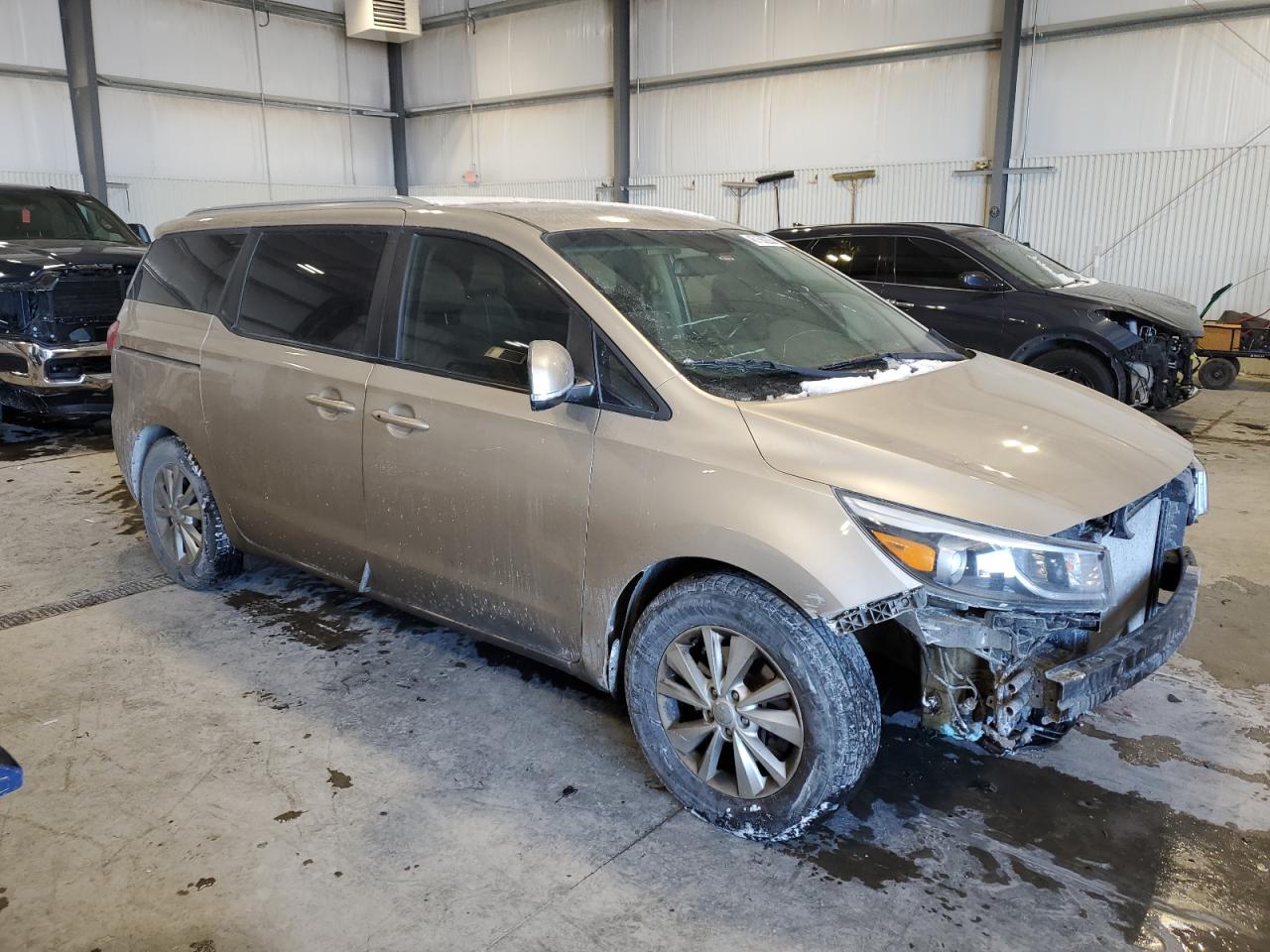 2017 KIA Sedona VIN KNDMB5C18H6253394 Copart auction photo, front end damage thumbnail 4