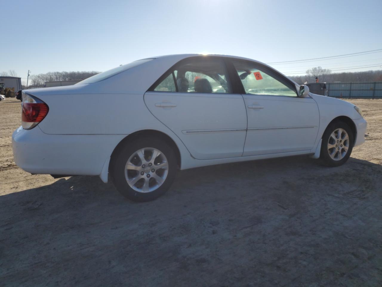 2005 Toyota Camry VIN 4T1BF32K65U088538 Copart auction photo, rear end / minor dent/scratches damage thumbnail 3