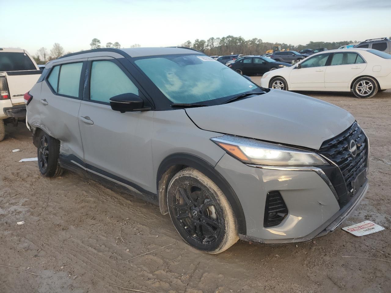 2022 Nissan Kicks VIN 3N1CP5DVXNL527701 Copart auction photo, all over damage thumbnail 4
