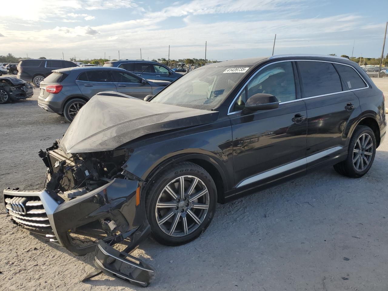 2017 Audi Q7 VIN WA1LAAF75HD059385
