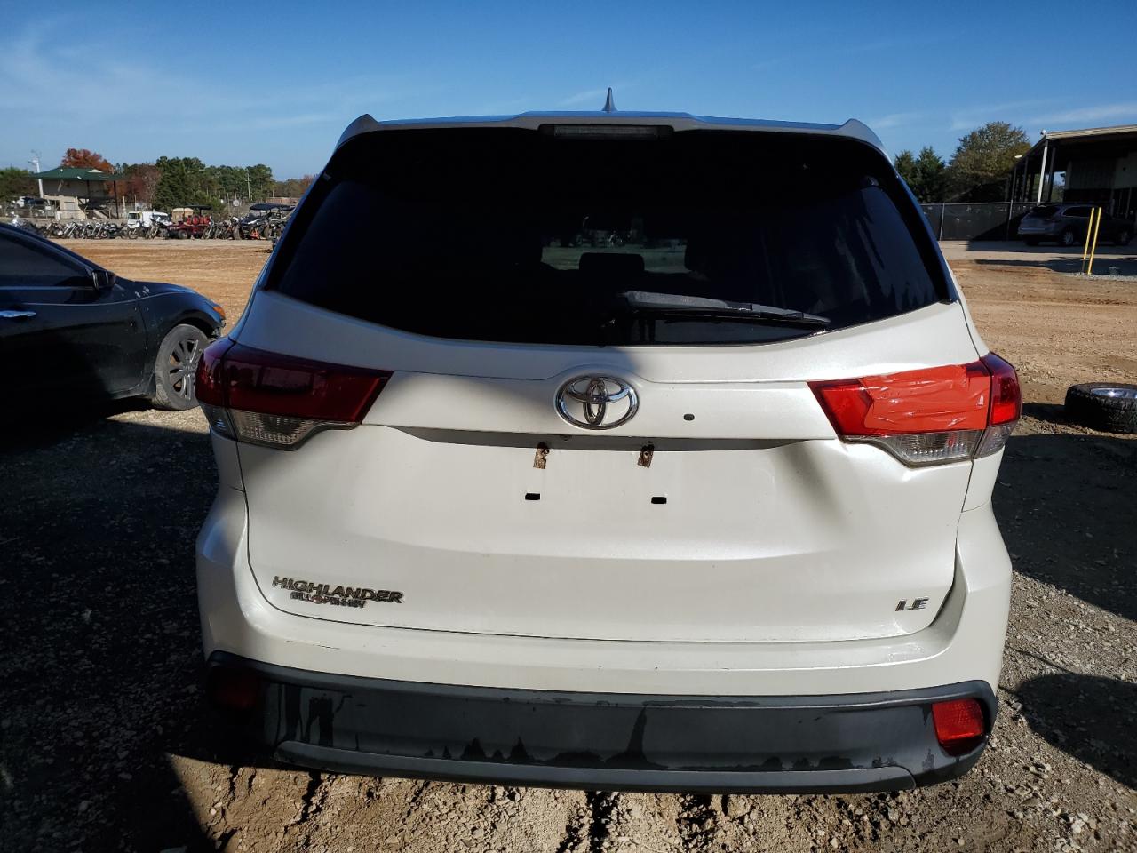 2019 Toyota Highlander VIN 5TDZZRFH6KS346925 Copart auction photo, side damage thumbnail 6