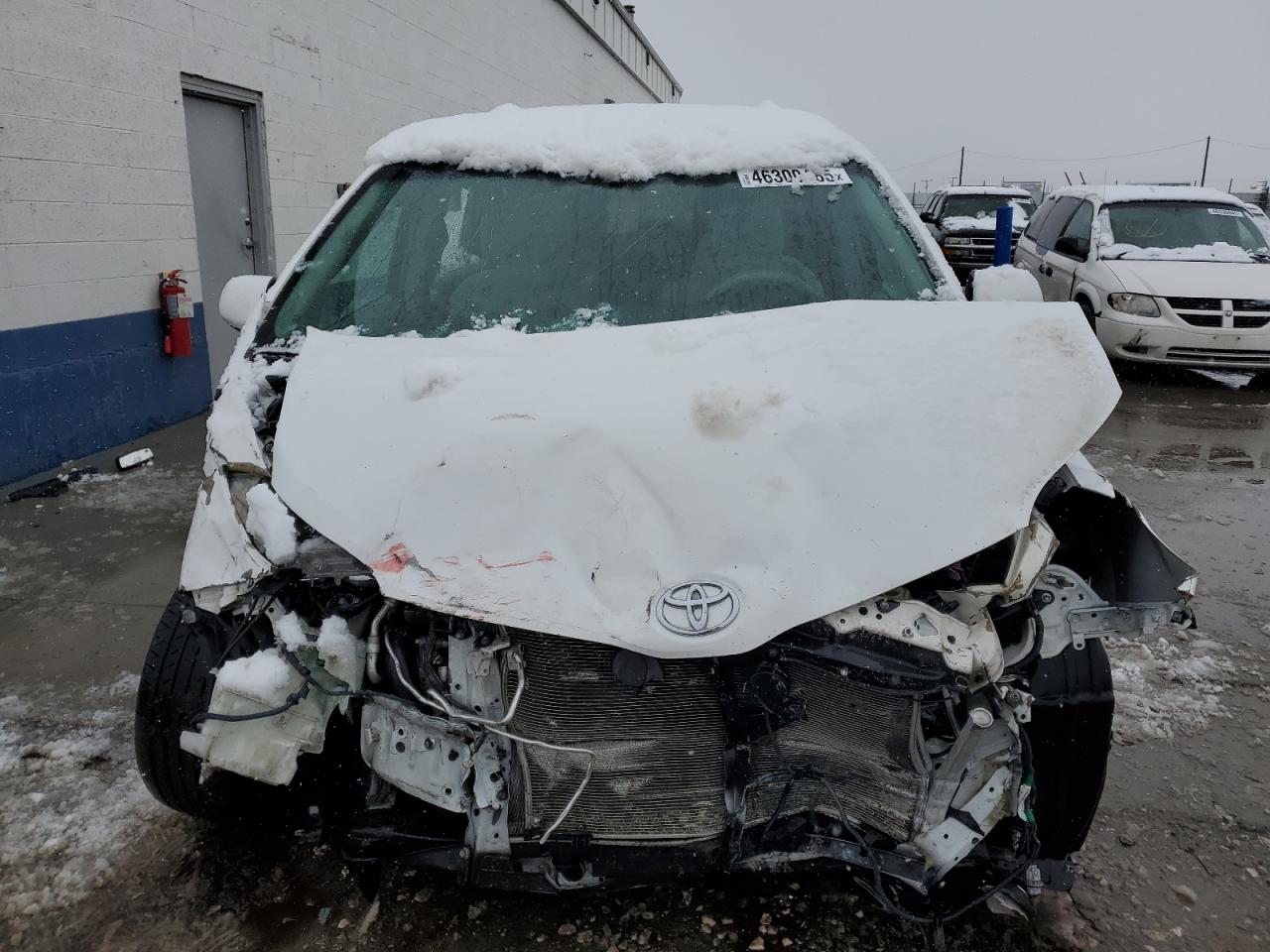 2013 Toyota Sienna VIN 5TDKK3DC0DS374779 Copart auction photo, front end / side damage thumbnail 5