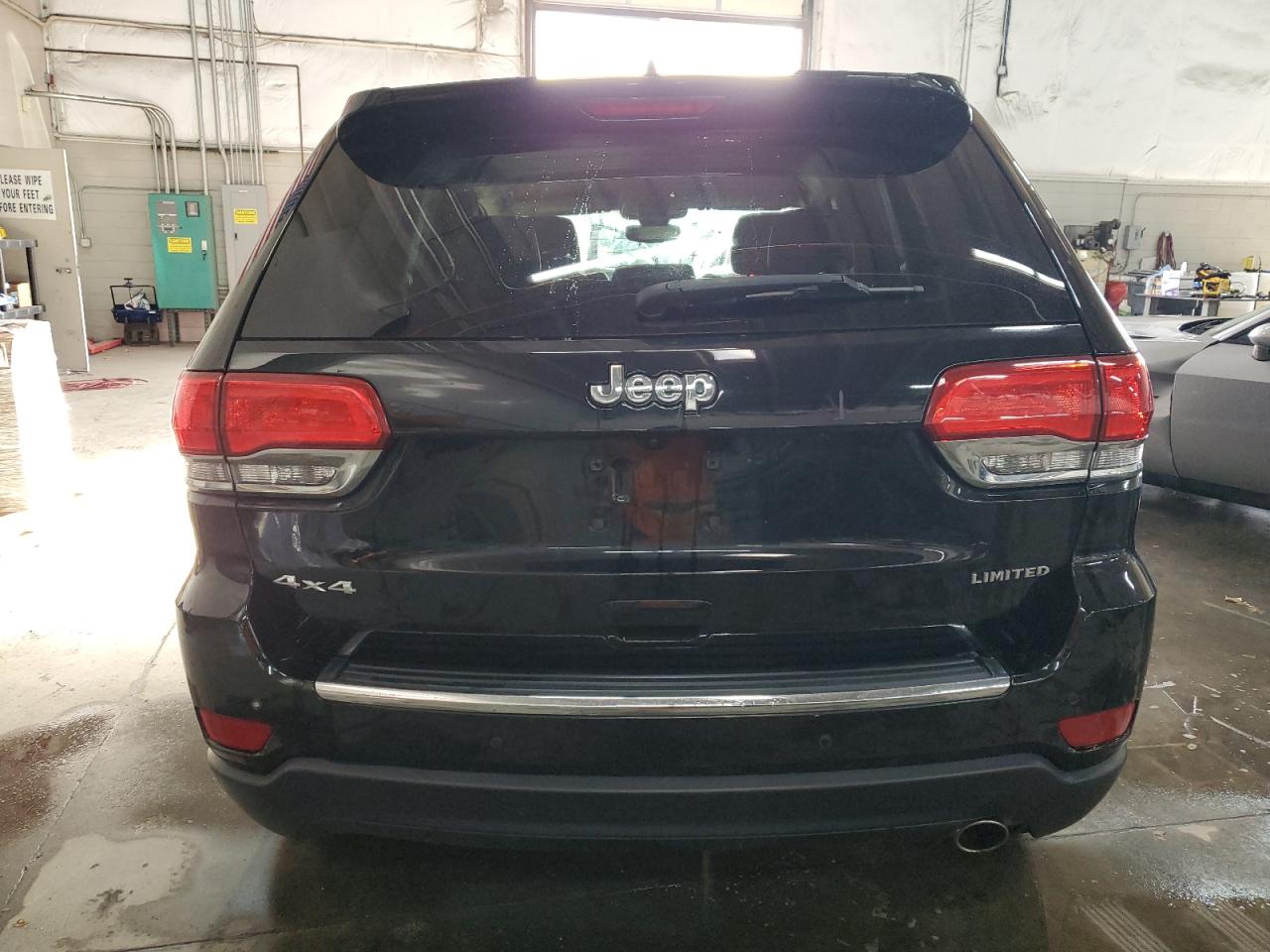 2018 Jeep Grand Cherokee VIN 1C4RJFBG4JC390070 Copart auction photo, front end / side damage thumbnail 6