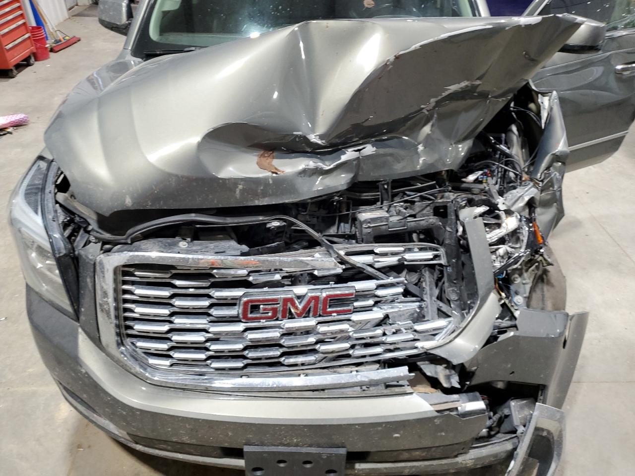 2018 GMC Yukon VIN 1GKS2HKJ2JR212911 Copart auction photo, front end / side damage thumbnail 12