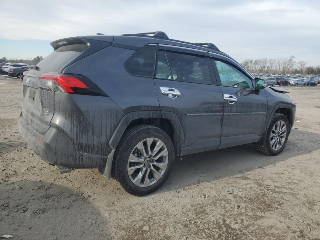 2024 Toyota RAV 4 VIN 2T3A1RFVXRC435546 Copart auction photo, front end / minor dent/scratches damage thumbnail 3