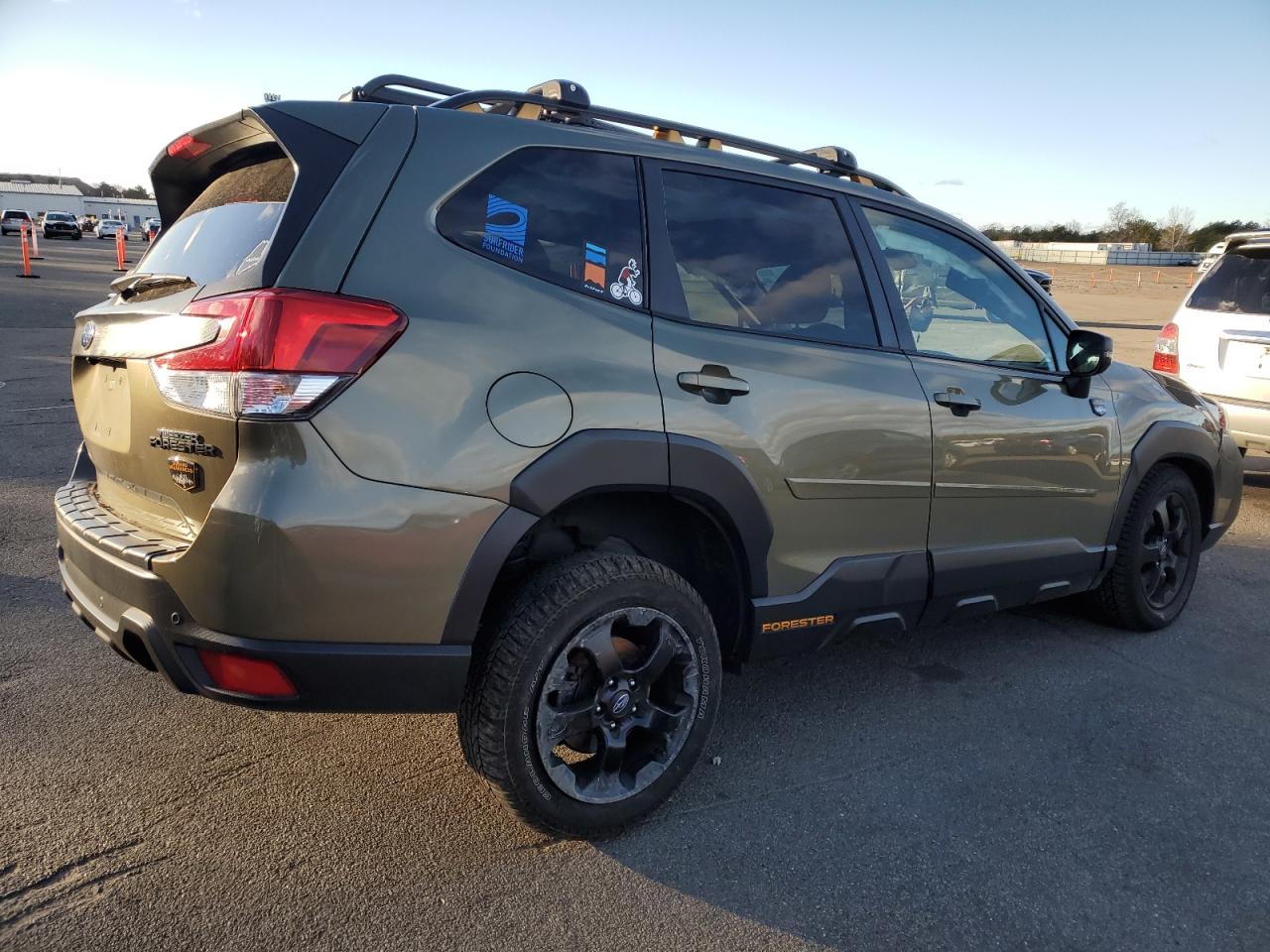 2024 Subaru Forester VIN JF2SKAJCXRH425338 Copart auction photo, front end / side damage thumbnail 3