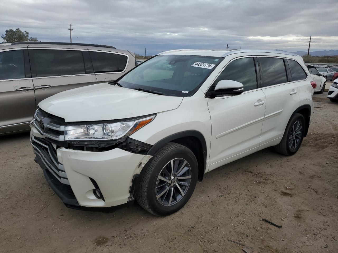 2017 Toyota Highlander VIN 5TDJZRFH9HS517074