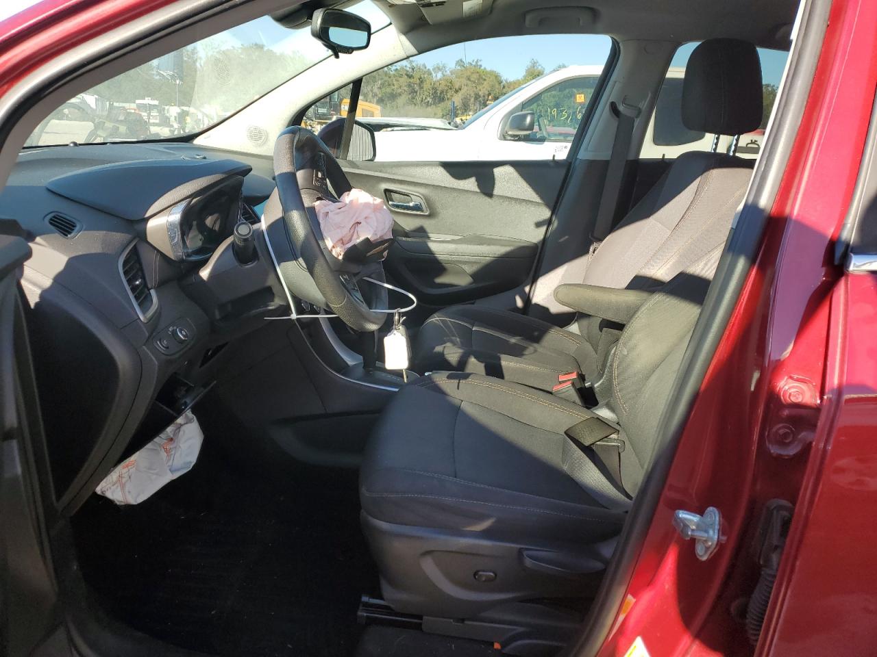 2018 Chevrolet Trax VIN 3GNCJLSB5JL265342 Copart auction photo, front end / minor dent/scratches damage thumbnail 7