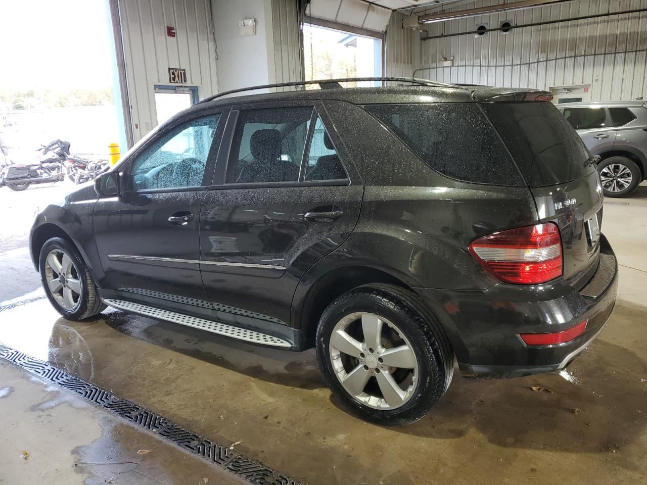 2009 Mercedes-Benz M-klasse VIN 4JGBB86E69A480150 Copart auction photo, front end / rear end damage thumbnail 2