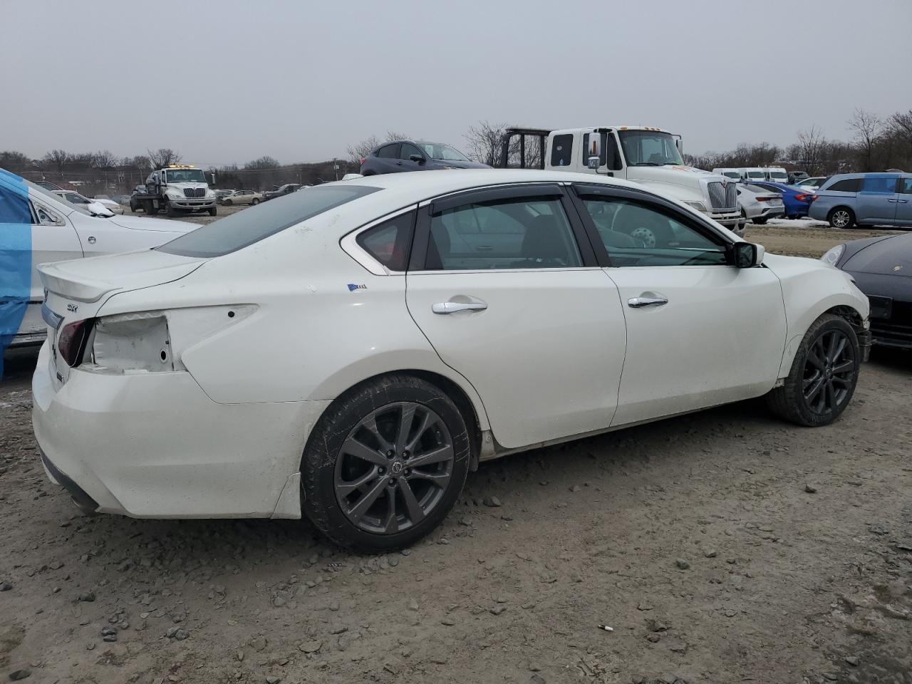 2018 Nissan Altima VIN 1N4AL3AP7JC286699 Copart auction photo, front end / side damage thumbnail 3