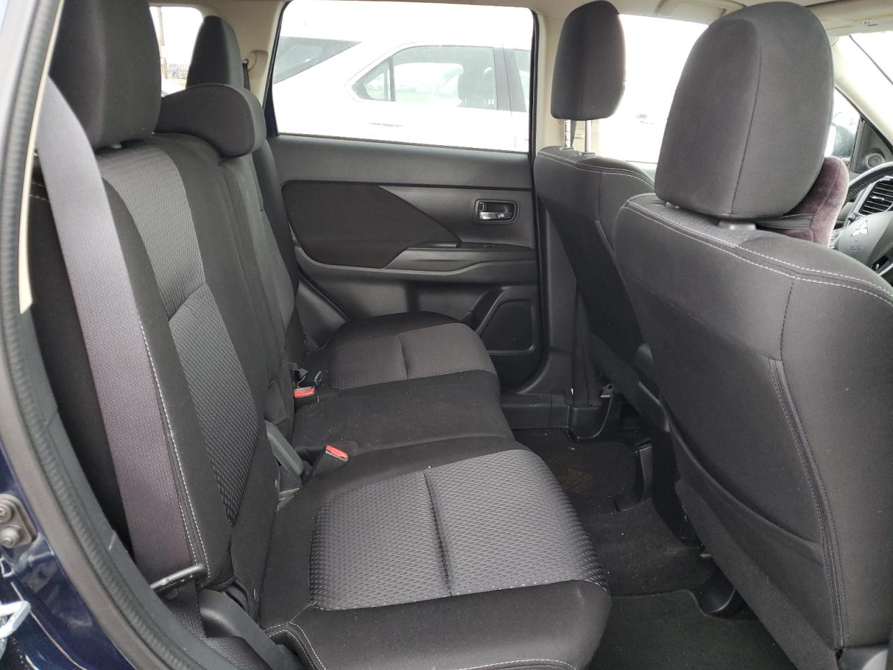2018 Mitsubishi Outlander VIN JA4AZ2A34JZ614815 Copart auction photo, hail / minor dent/scratches damage thumbnail 11